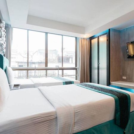 Blutique Hotel Bangkok Esterno foto
