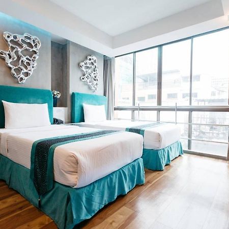 Blutique Hotel Bangkok Esterno foto