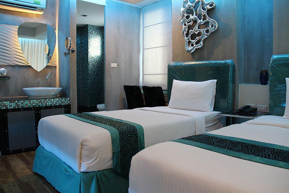 Blutique Hotel Bangkok Esterno foto