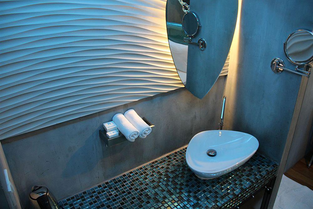 Blutique Hotel Bangkok Esterno foto