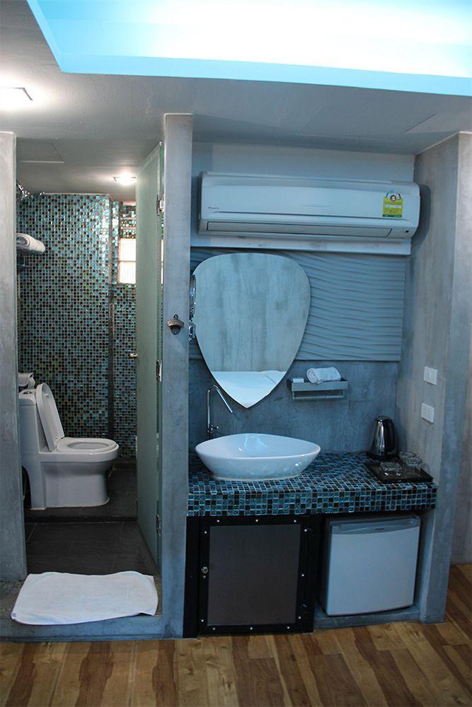 Blutique Hotel Bangkok Esterno foto