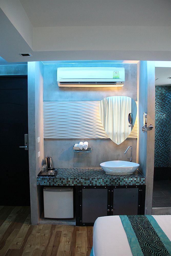 Blutique Hotel Bangkok Esterno foto