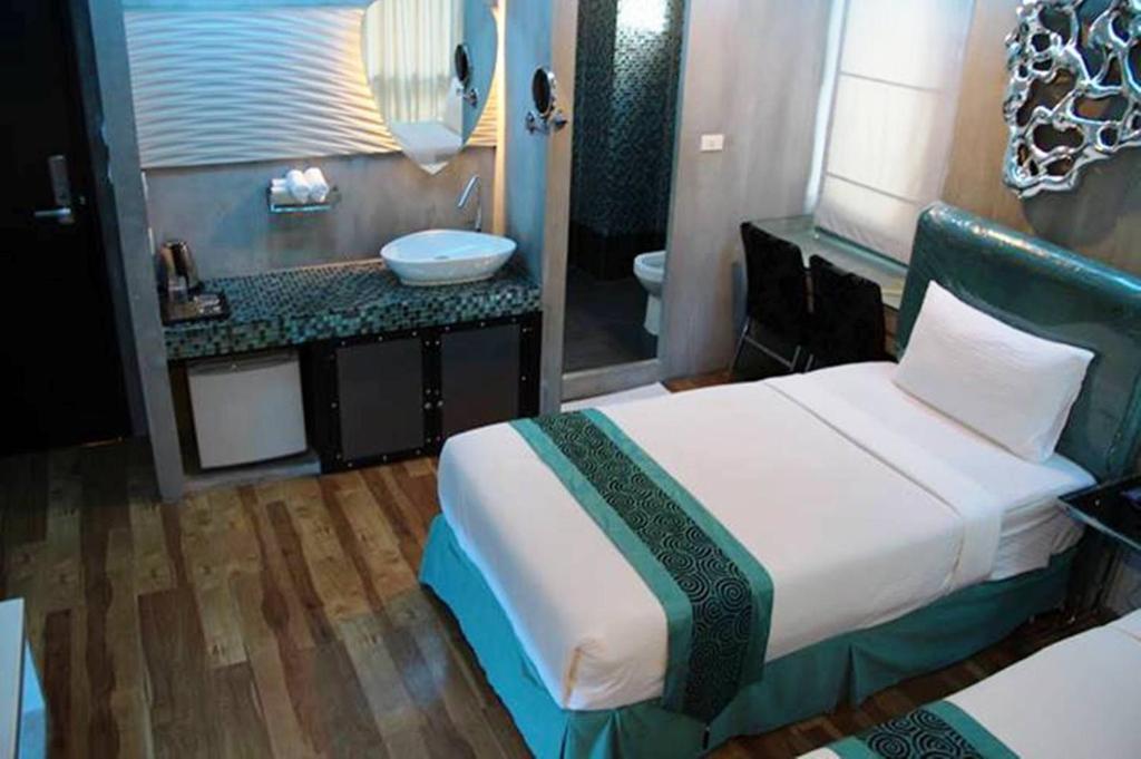 Blutique Hotel Bangkok Esterno foto