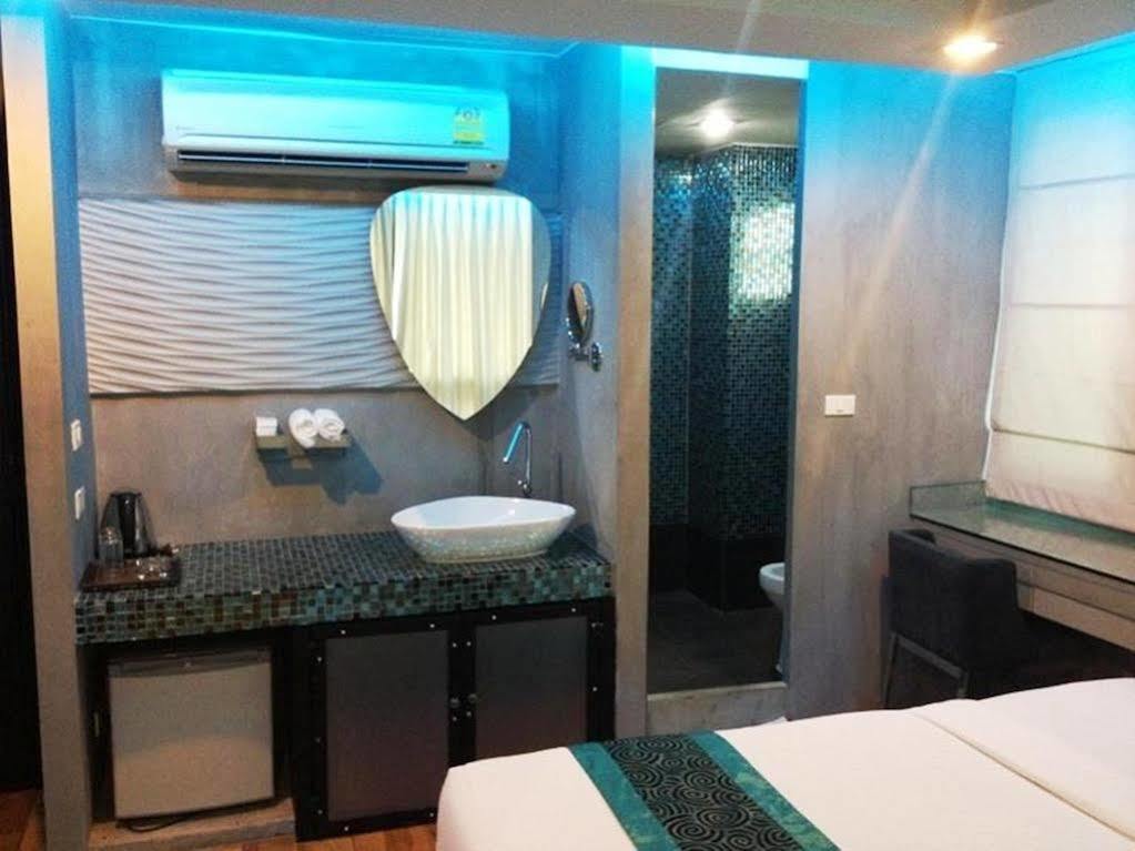 Blutique Hotel Bangkok Esterno foto