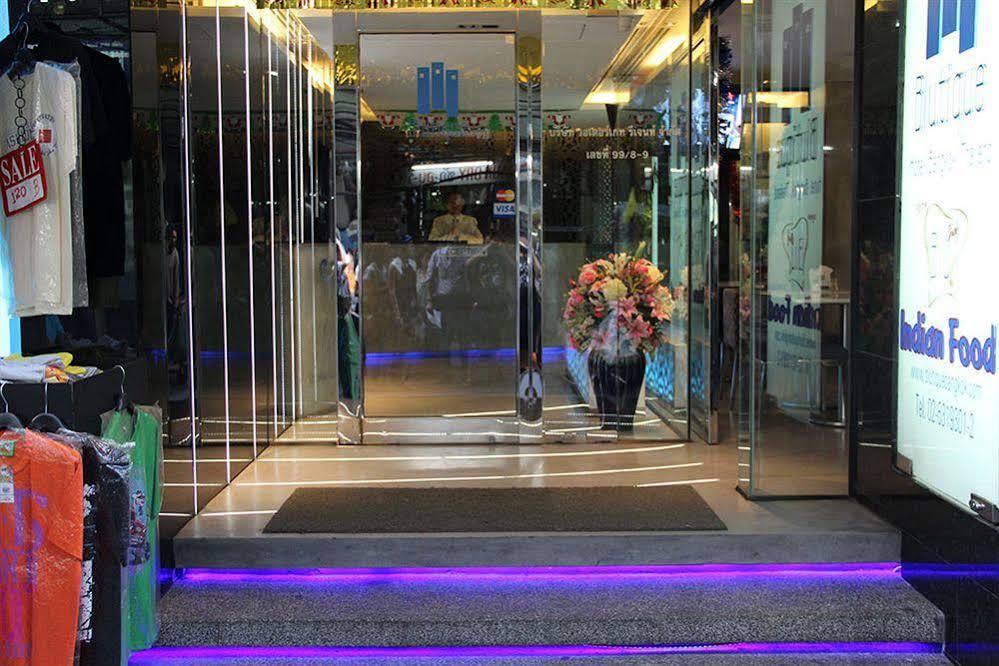 Blutique Hotel Bangkok Esterno foto
